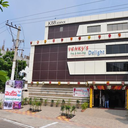 Venky'S Delight Hotel Rājahmundry Buitenkant foto