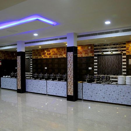 Venky'S Delight Hotel Rājahmundry Buitenkant foto