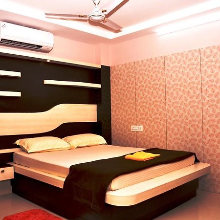 Venky'S Delight Hotel Rājahmundry Buitenkant foto