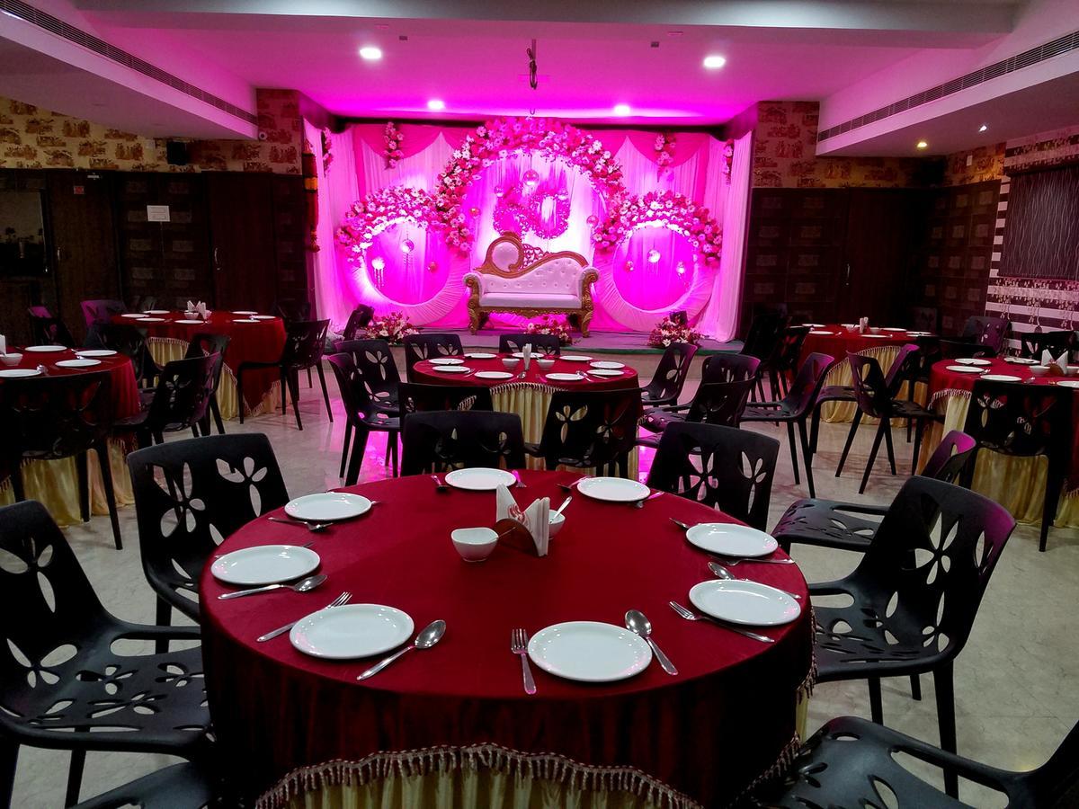 Venky'S Delight Hotel Rājahmundry Buitenkant foto