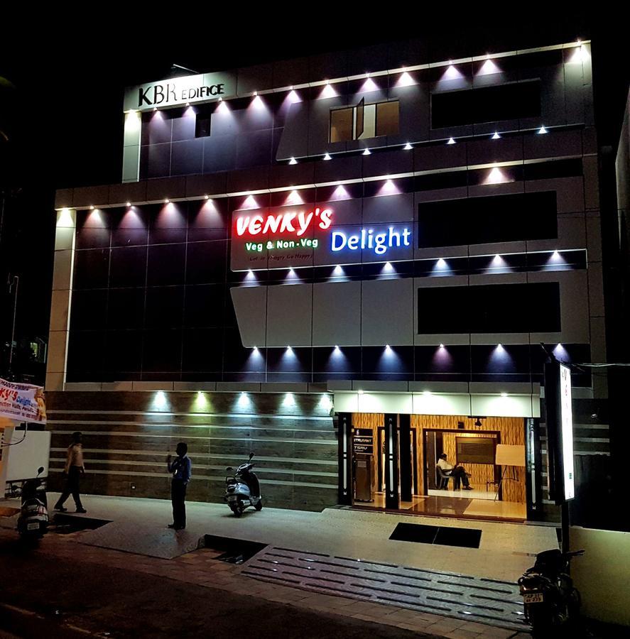 Venky'S Delight Hotel Rājahmundry Buitenkant foto