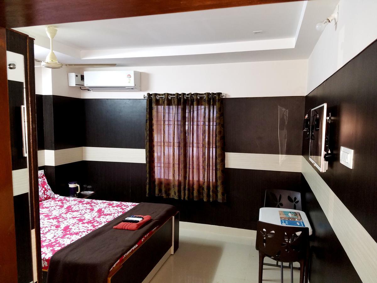 Venky'S Delight Hotel Rājahmundry Buitenkant foto