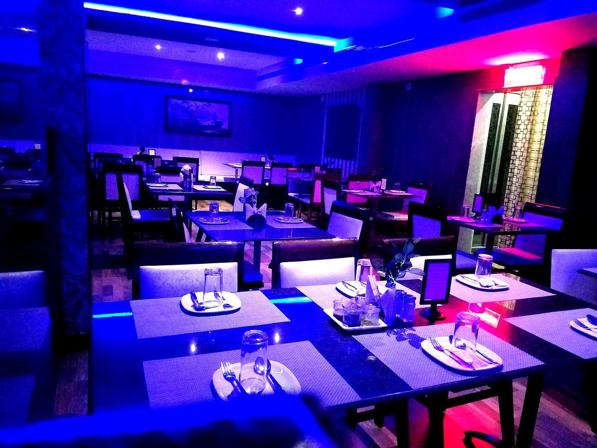 Venky'S Delight Hotel Rājahmundry Buitenkant foto