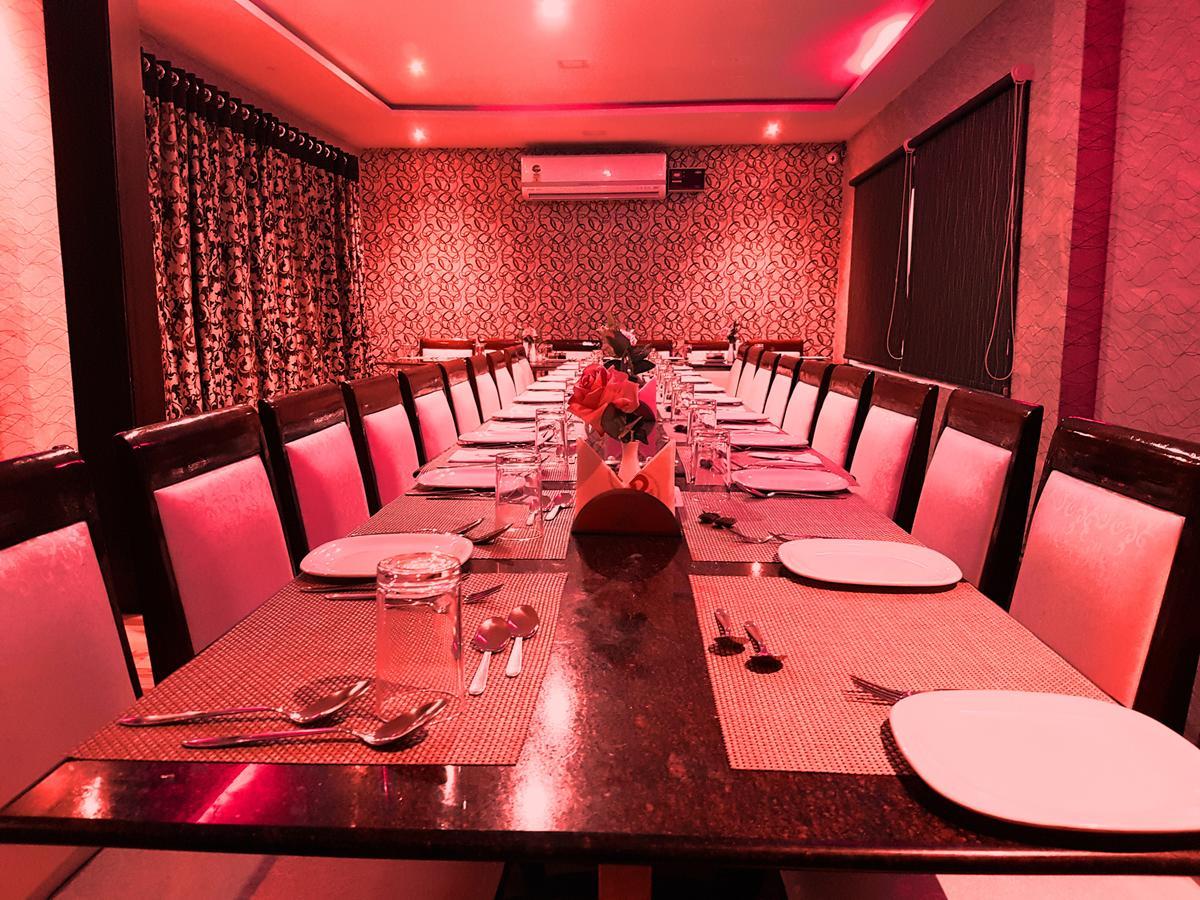 Venky'S Delight Hotel Rājahmundry Buitenkant foto